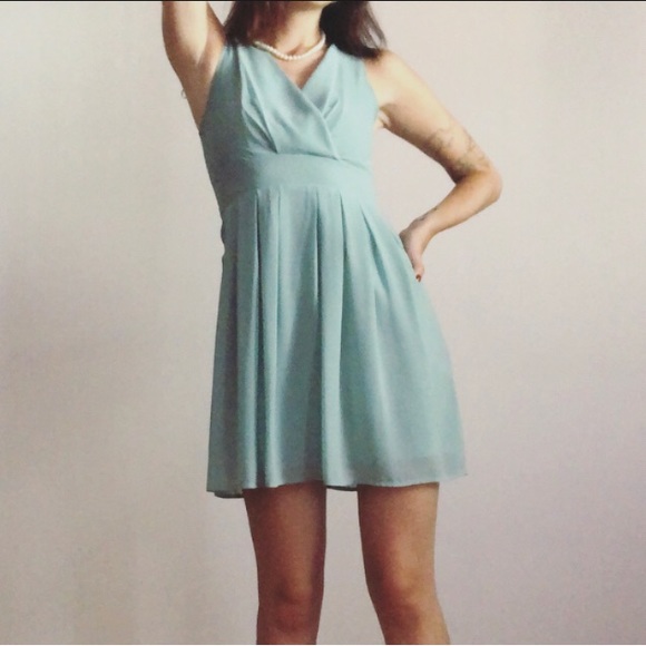 Mint green veil V neck dress - Picture 5 of 7